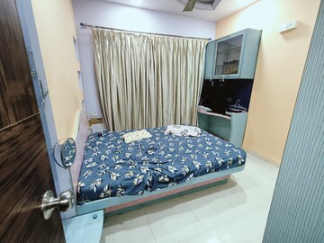 Bedroom in 2 BHK Apartment at Hari Dham CHS, Andheri East – for Rent