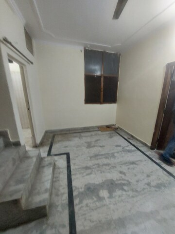Furnished Amenities in 2 BHK Apartment at Sarita Vihar – for Rent