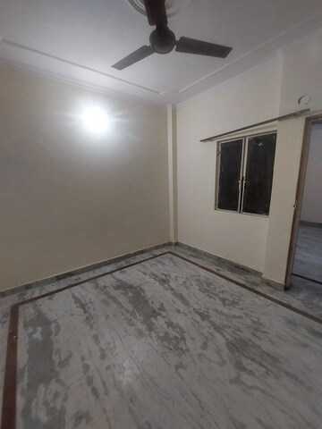 Furnished Amenities in 2 BHK Apartment at Sarita Vihar – for Rent