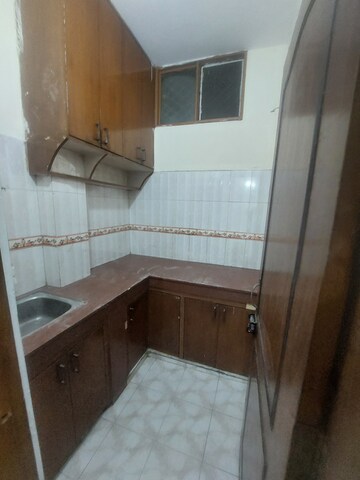 Furnished Amenities in 2 BHK Apartment at Sarita Vihar – for Rent