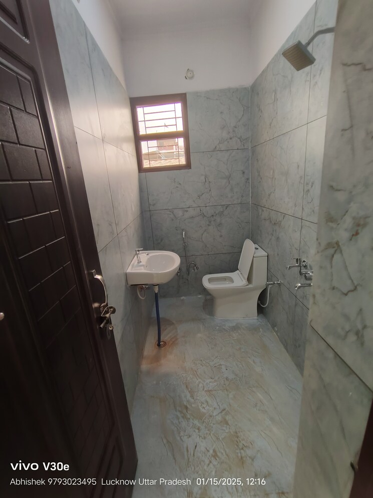 Bathroom, fazullaganj 3 Bedroom 1000 Sq.Ft. Independent House In Fazullaganj Lucknow 8084138