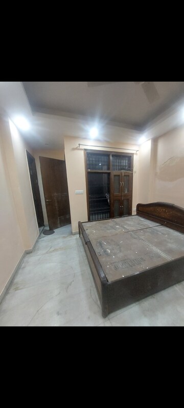 Bedroom in 2 BHK Apartment at Sarita Vihar – for Rent