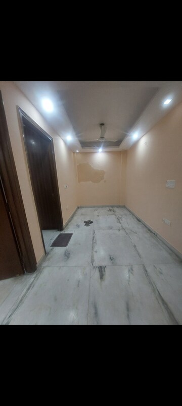 Bedroom in 2 BHK Apartment at Sarita Vihar – for Rent