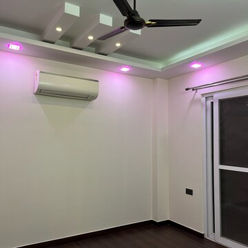 Room in 3 BHK Builder Floor at Sector 46 – for Rent