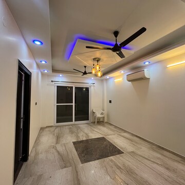 Bedroom in 3 BHK Builder Floor at Sector 46 – for Rent