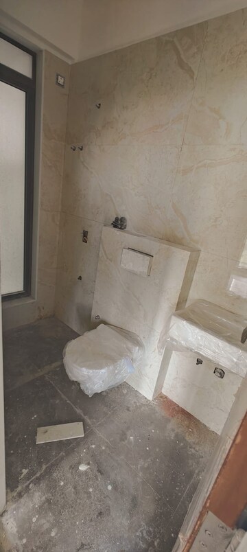 Bathroom in 3 BHK Apartment at Celestia Spaces, Sewri – for Sale