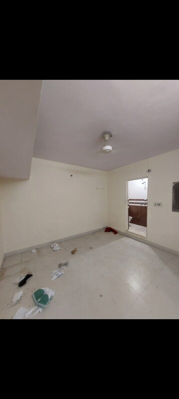 Room in 1 BHK Apartment at Sarita Vihar – for Rent