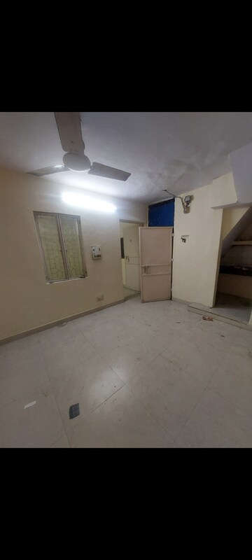Room in 1 BHK Apartment at Sarita Vihar – for Rent