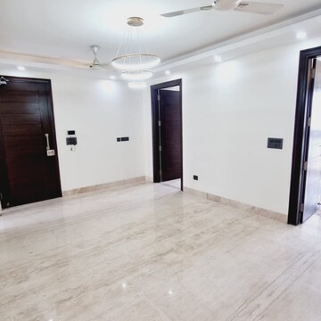 Room in 3 BHK Builder Floor at Sector 45 – for Rent