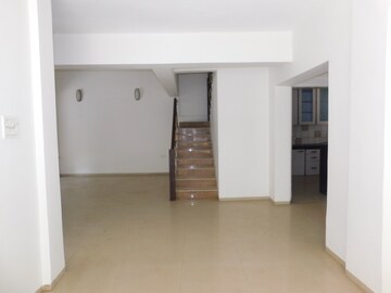 Room in 3 BHK Independent House at Prescon Prestige Valley, Ghodbunder Road – for Sale