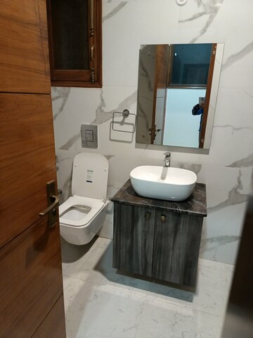 Master Bedroom in 3 BHK Villa at Sector 36 – for Rent