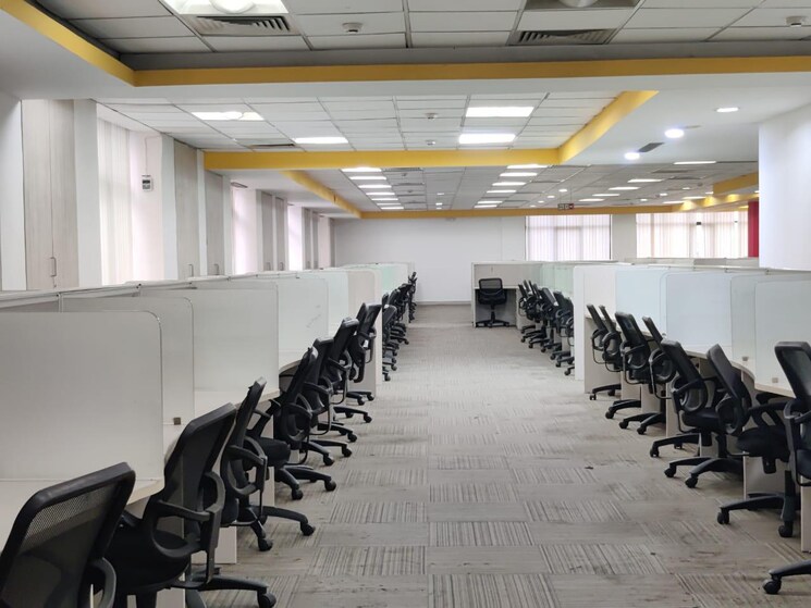  Parking, alphathum Commercial Office Space 4000 Sq.Ft. In Sector 90 Noida 8084238