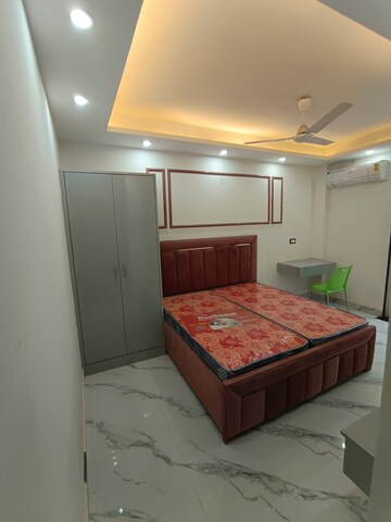 Bedroom in 1 RK Builder Floor at Ansal Sushant Lok I, Sector 43 – for Rent