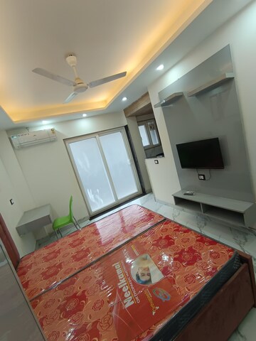 Bedroom in 1 RK Builder Floor at Ansal Sushant Lok I, Sector 43 – for Rent