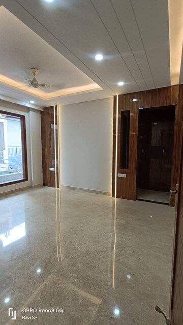 Room in 2 BHK Builder Floor at Palam Vihar Residents Association, Palam Vihar – for Rent
