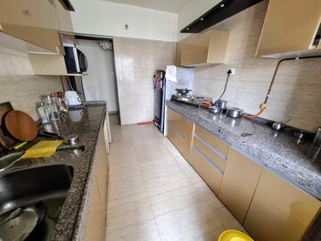 Master Bedroom in 2 BHK Apartment at HDIL Metropolis Residences, Andheri West – for Rent