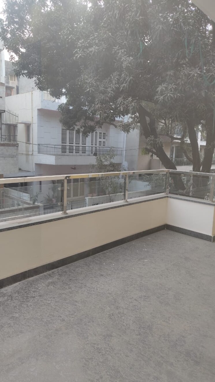 Balcony, saket 3 Bedroom 200 Sq.Yd. Builder Floor In Saket Delhi 8084336