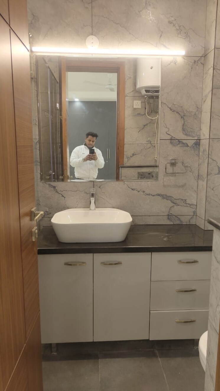 Bathroom, saket 3 Bedroom 200 Sq.Yd. Builder Floor In Saket Delhi 8084336