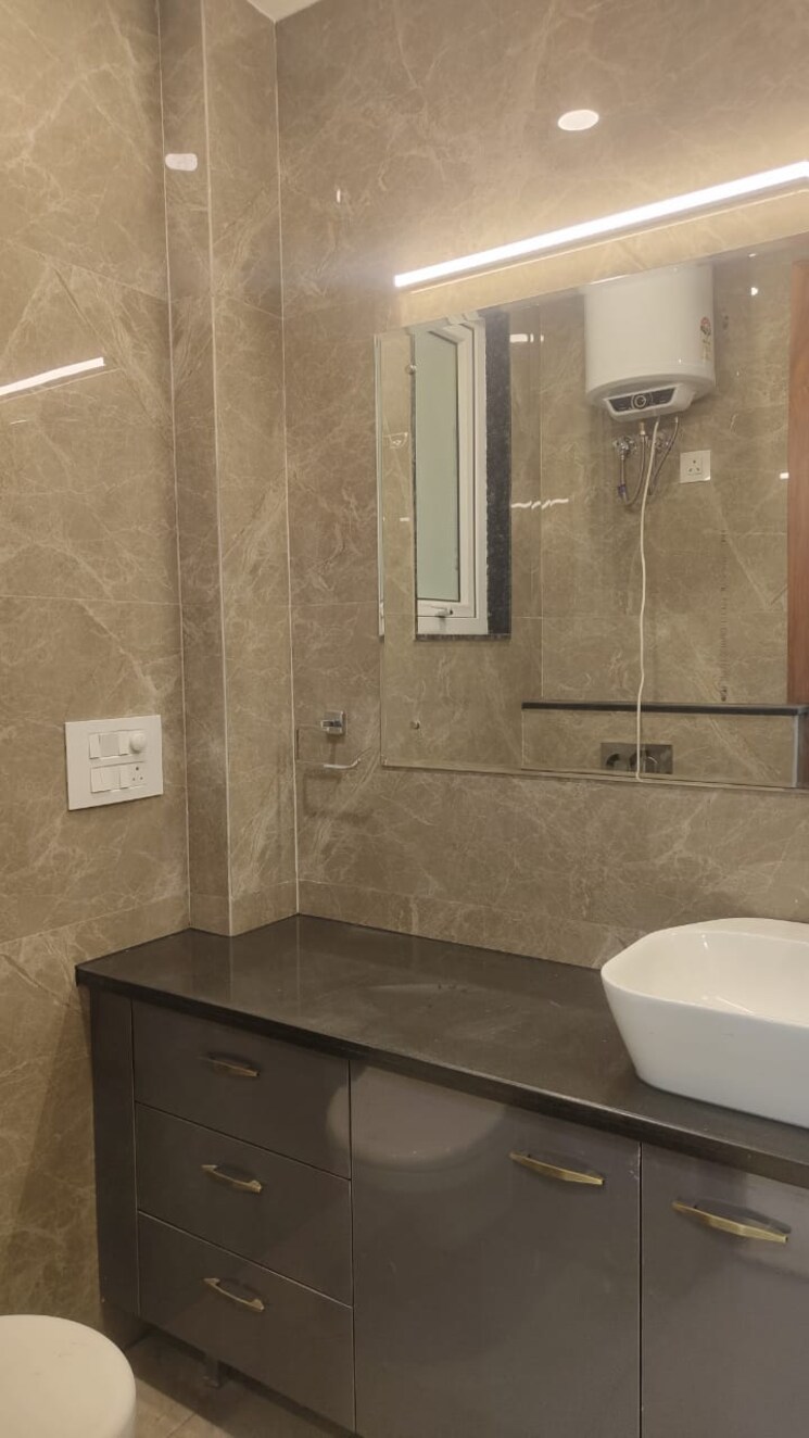 Bathroom, saket 3 Bedroom 200 Sq.Yd. Builder Floor In Saket Delhi 8084336