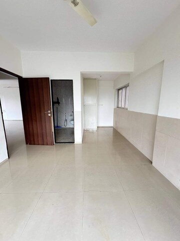 Living Room in 2 BHK Apartment at Chembur – for Rent