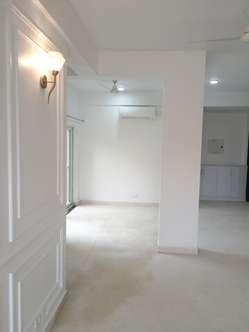 Bathroom in 3 BHK Builder Floor at BPTP Amstoria, Sector 102 – for Sale