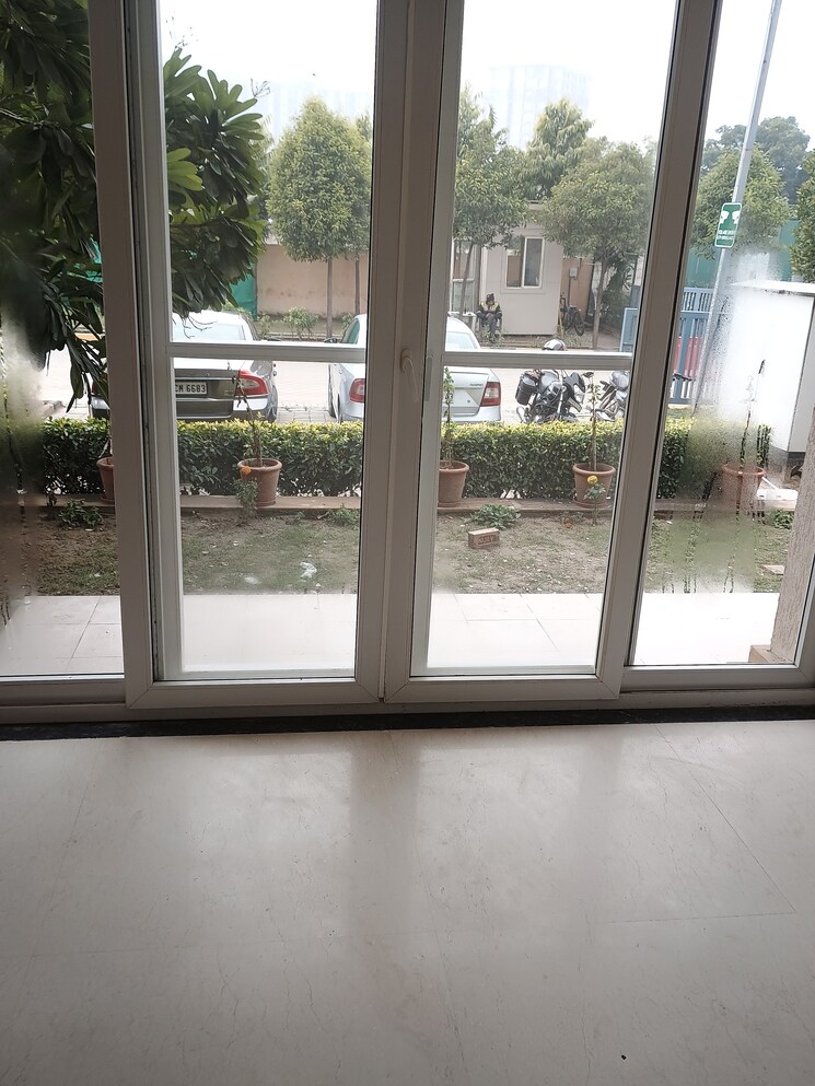 Room, bptp-amstoria 3 Bedroom 2400 Sq.Ft. Builder Floor In Sector 102 Gurgaon 8084449