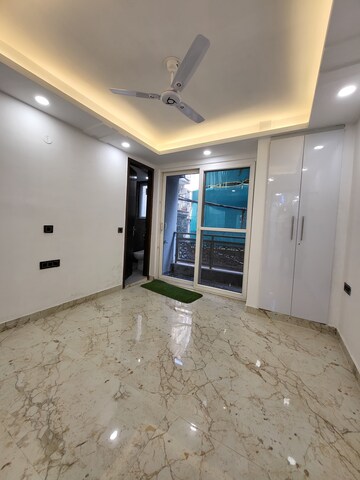 Room in 2 BHK Apartment at Palm Residency Chhatarpur, Chattarpur – for Rent