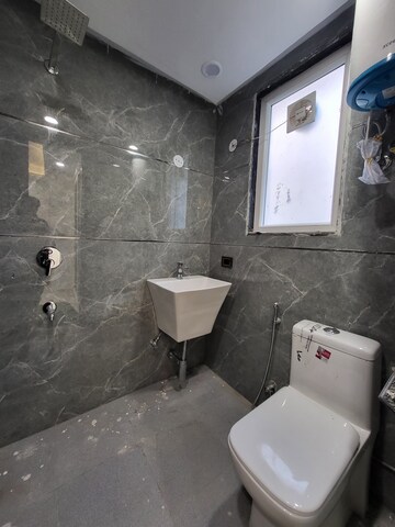 Bathroom in 2 BHK Apartment at Palm Residency Chhatarpur, Chattarpur – for Rent