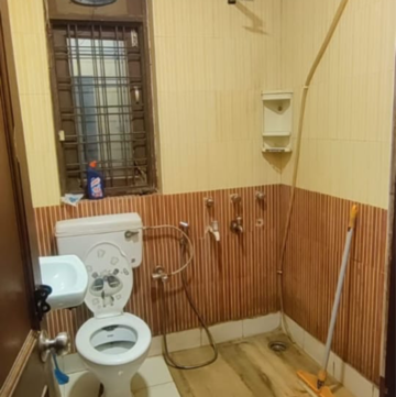 Bathroom in 3.5 BHK Villa at Sector 23 – for Rent