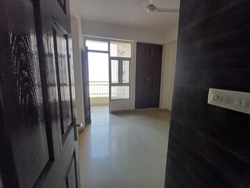 Room in 3.5 BHK Apartment at Gardenia Gateway, Sector 75 – for Rent