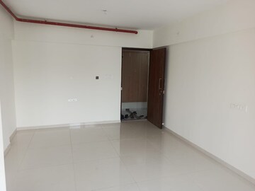 Room in 2 BHK Apartment at LnT Veridian, Powai – for Rent