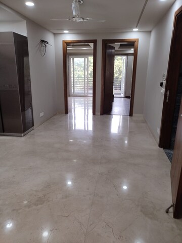 Room in 3 BHK Builder Floor at Sector 26 – for Rent