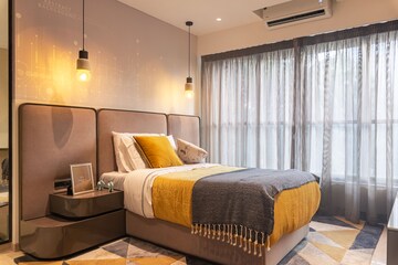 Master Bedroom in 4 BHK Apartment at Kalpataru Magnus, Bandra East – for Sale