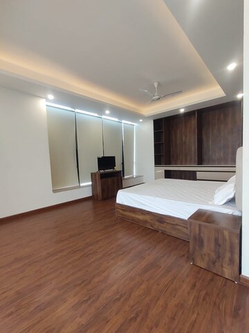 Room in 1 BHK Independent House at RWA Apartments Sector 27, Sector 27 – for Rent