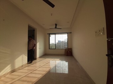 Room in 1.5 BHK Apartment at Satsang Tower, Malad East – for Rent