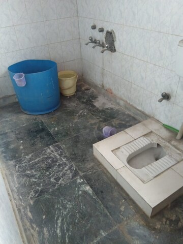 Bathroom in 2.5 BHK Independent House at Gamma Ii Greater Noida – for Rent