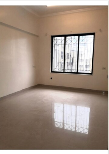Room in 2 BHK Apartment at Khar West – for Rent