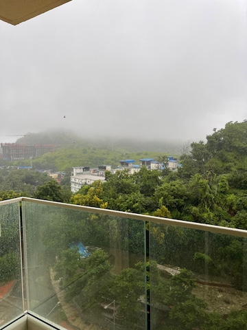 Master Bedroom in 2 BHK Apartment at Hiranandani Castle Rock, Powai – for Rent