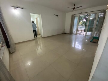 Room in 2 BHK Apartment at Darode Jog Blossom Bouleward, Koregaon Park – for Rent
