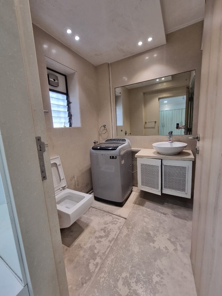 Bathroom, udgith-apartment 4 Bedroom 2800 Sq.Ft. Apartment In Juhu Mumbai 8084731
