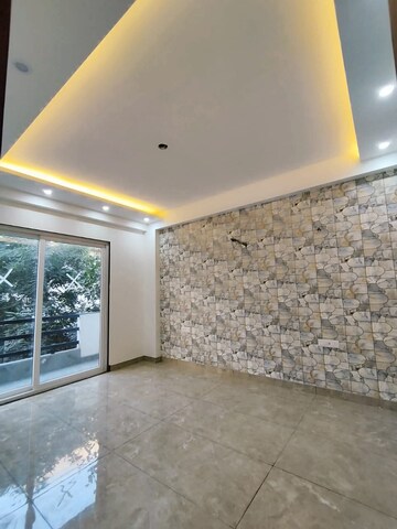 Room in 3 BHK Builder Floor at Palam Vihar Residents Association, Palam Vihar – for Rent