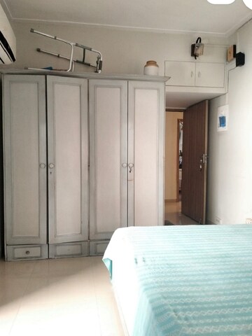 Bedroom in 2 BHK Apartment at Bandra West – for Rent