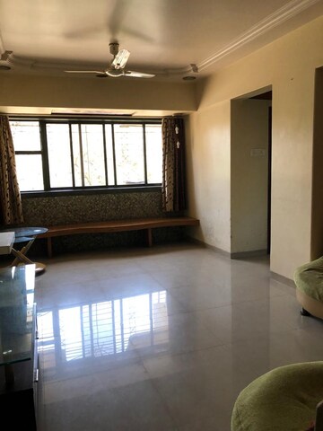 Room in 2 BHK Apartment at Raheja Classique, Andheri West – for Rent