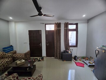 Living Room in 1 BHK Builder Floor at DLF Mega Mall, Sector 28 – for Rent