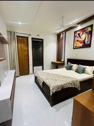 Bedroom in 4 BHK Builder Floor at Palam Vihar Residents Association, Palam Vihar – for Rent