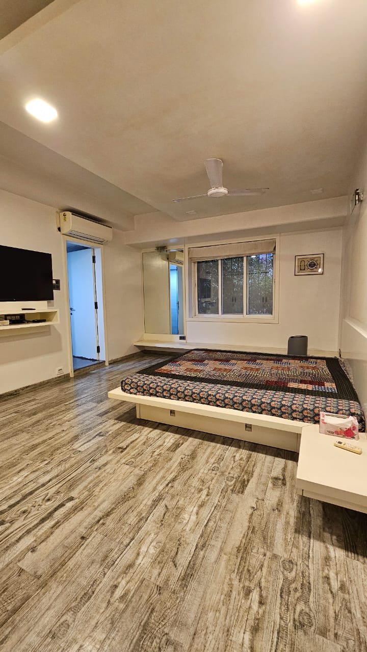 4 BHK Apartment For Rent in Shital Apartment 