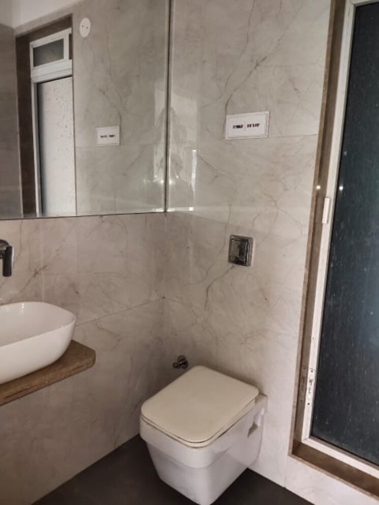 Bathroom, goregaon west 1 Bedroom 424 Sq.Ft. Apartment In Goregaon West Mumbai 8084824