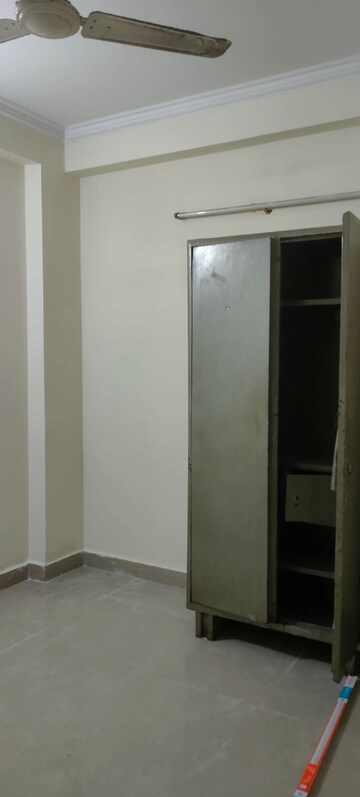 Room in 2 BHK Apartment at Neb Sarai – for Rent