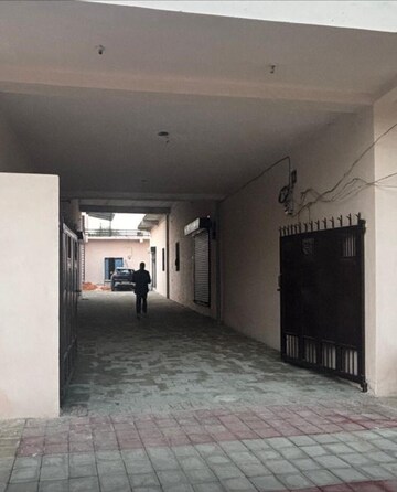 Room in  Warehouse at Sector 121 – for Rent