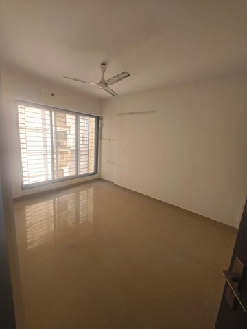 Room in 3 BHK Apartment at SSD Goregaon Pearl CHSL, Goregaon West – for Sale